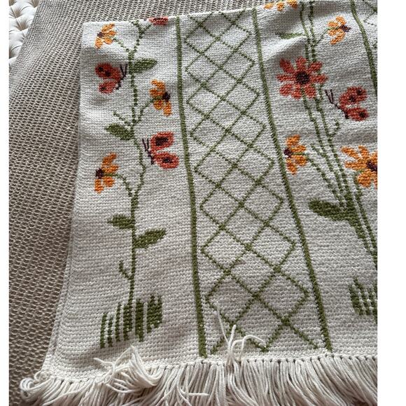 Vintage Floral Afghan Blanket Hand Knit Crochet Embroidered 46" x 68" - Picture 7 of 7